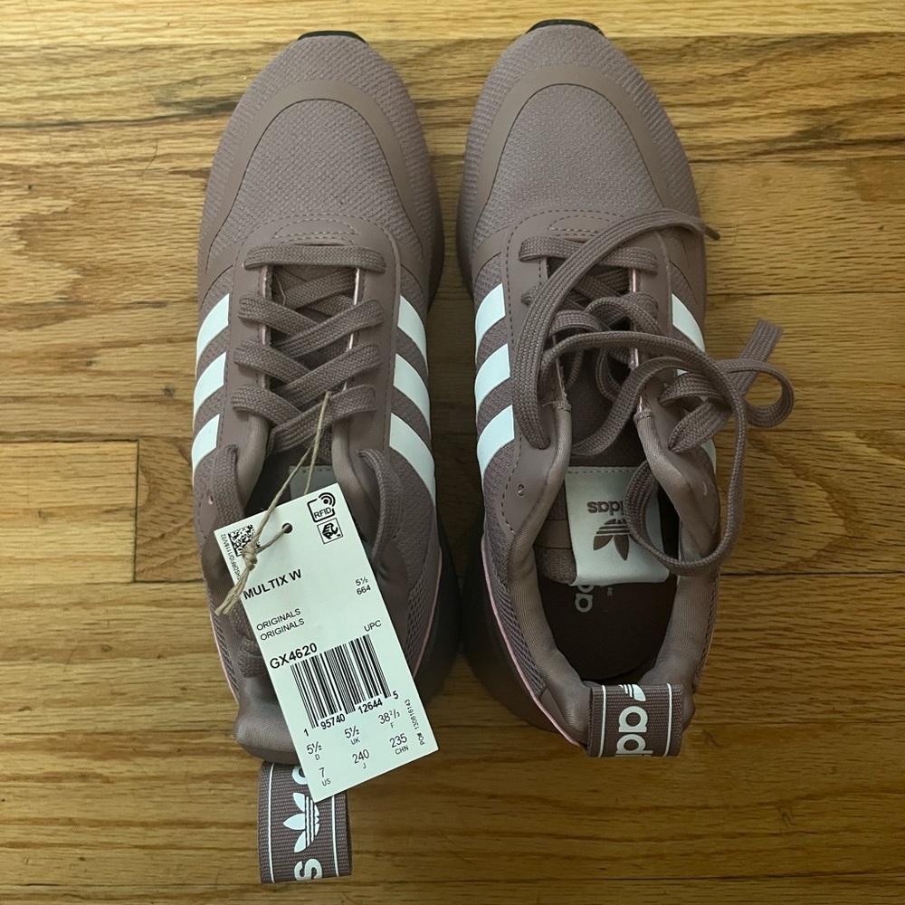 BNWT Mauve Adidas